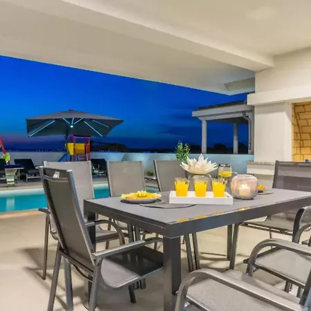 Seaview 032 With Heated Pool *
